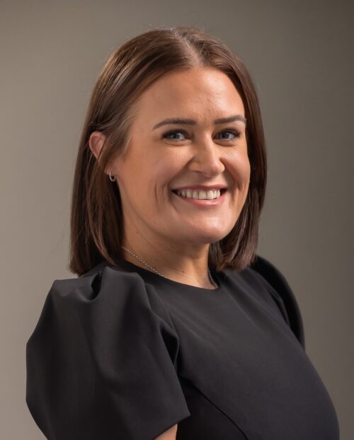 Jayne Holmes cropped