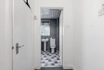 0-2_32_Orchard_Court_016.jpg