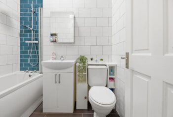 11_23_Mannering_Court_007.jpg