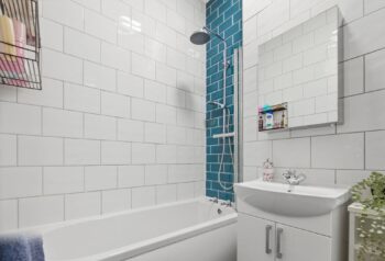 11_23_Mannering_Court_008.jpg