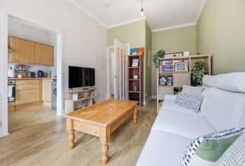 11_23_Mannering_Court_013.jpg