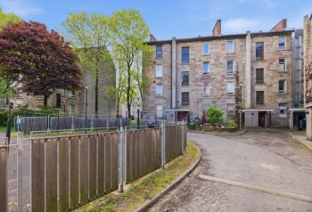 11_23_Mannering_Court_020.jpg