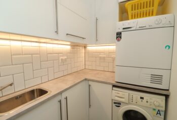 12 16708600263647