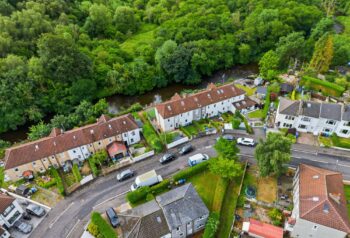 20_Alyth_Crescent_Clarkston_002.jpg