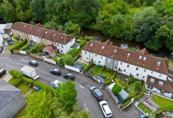20_Alyth_Crescent_Clarkston_003.jpg
