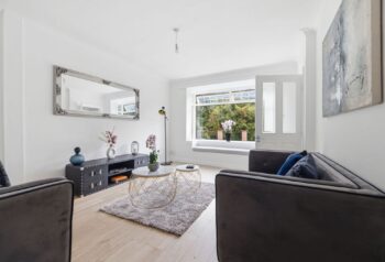 20_Alyth_Crescent_Clarkston_010.jpg