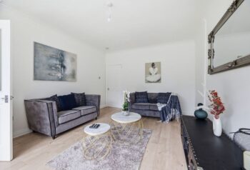20_Alyth_Crescent_Clarkston_011.jpg