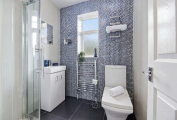 20_Alyth_Crescent_Clarkston_028.jpg