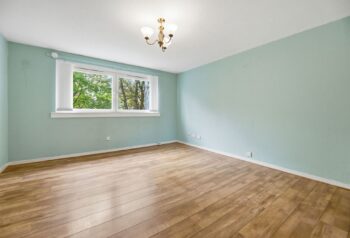 32-20EglintonCourt_003.jpg