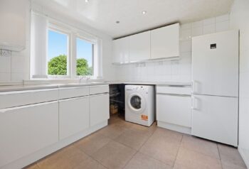 32-20EglintonCourt_005.jpg