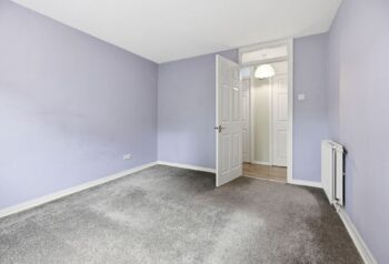 32-20EglintonCourt_007.jpg