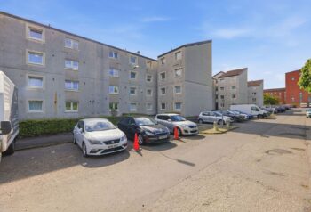 32-20EglintonCourt_017.jpg