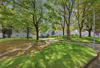 32-20EglintonCourt_020.jpg