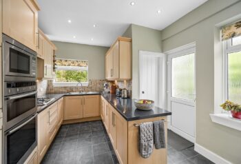 AliWattPhotographerShantaResidentialEastwoodAvenue-49.jpg