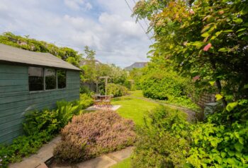 AliWattPhotographerShantaResidentialEastwoodAvenue-7.jpg