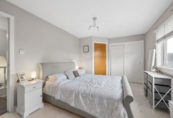AliWattPhotographerShantaResidentialNetheronAve-13.jpg