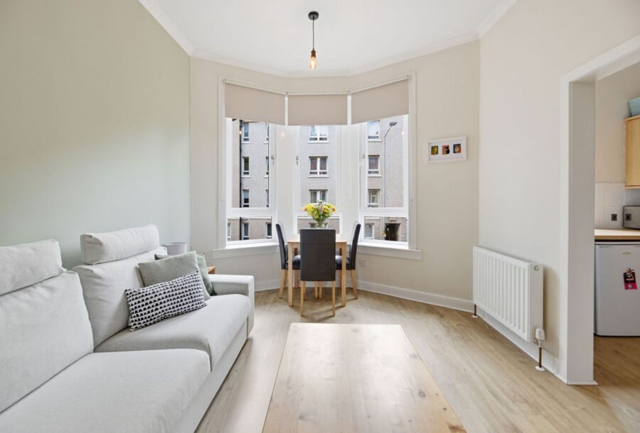 11_23_Mannering_Court_009.jpg