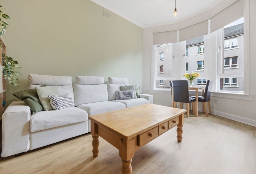 11_23_Mannering_Court_010.jpg