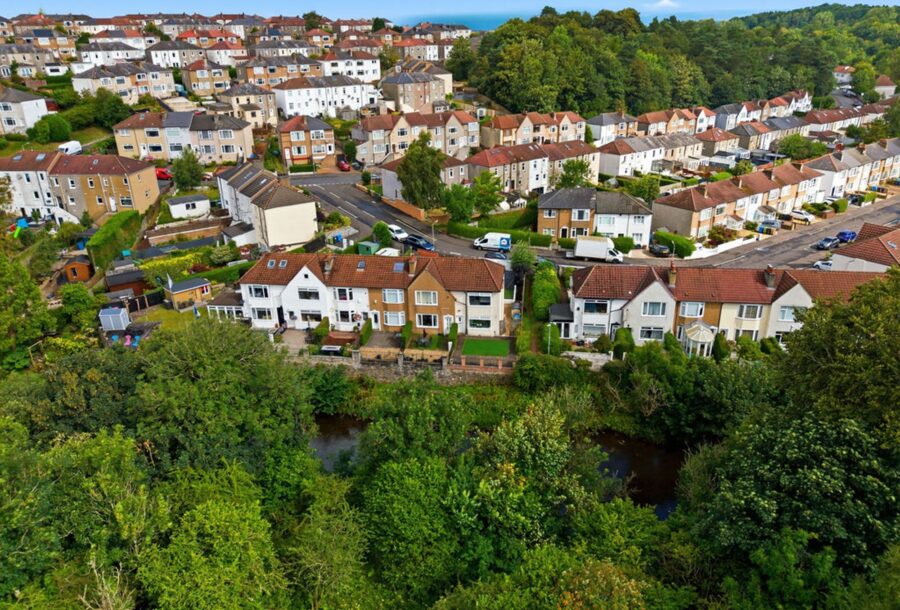 20_Alyth_Crescent_Clarkston_001.jpg