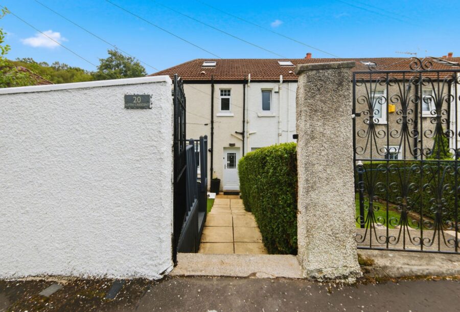 20_Alyth_Crescent_Clarkston_008.jpg