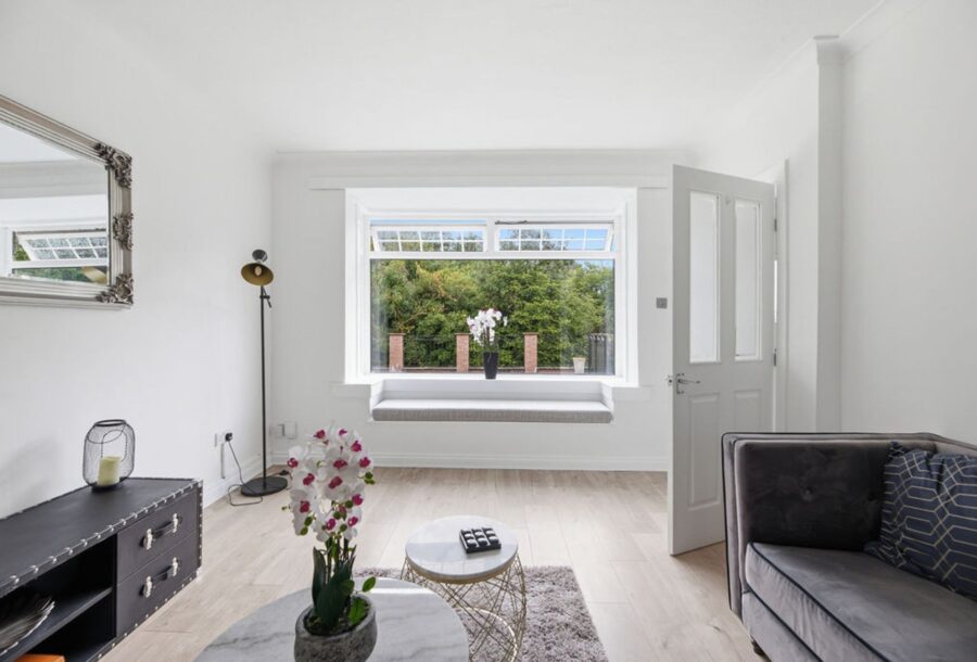 20_Alyth_Crescent_Clarkston_009.jpg