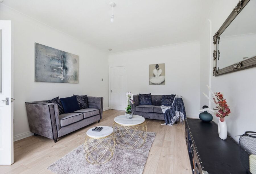 20_Alyth_Crescent_Clarkston_011.jpg
