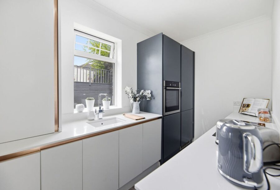 20_Alyth_Crescent_Clarkston_013.jpg