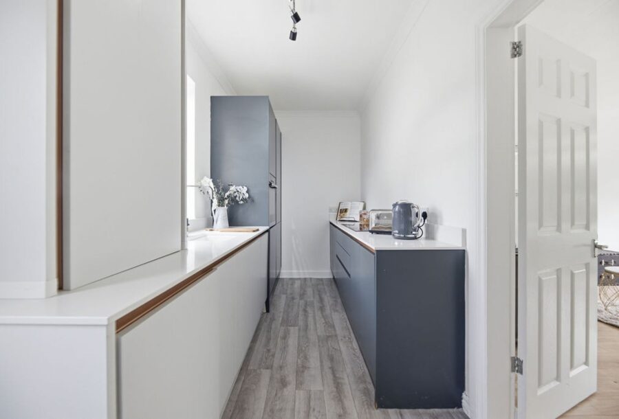 20_Alyth_Crescent_Clarkston_014.jpg