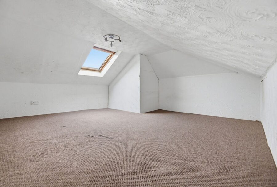20_Alyth_Crescent_Clarkston_022.jpg