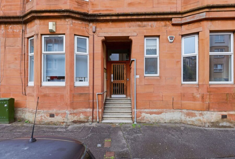 21_Cumming_Drive_Glasgow_002.jpg