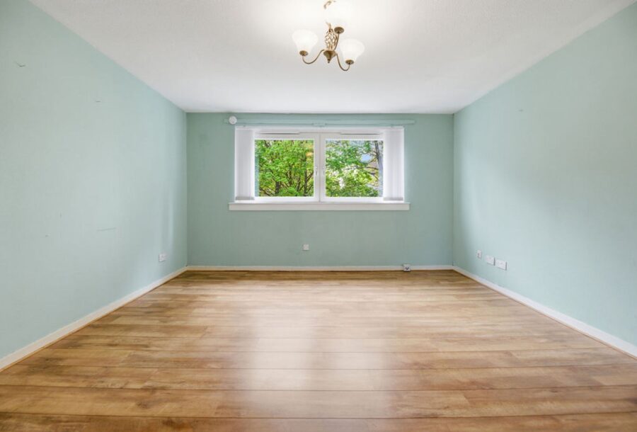 32-20EglintonCourt_001.jpg