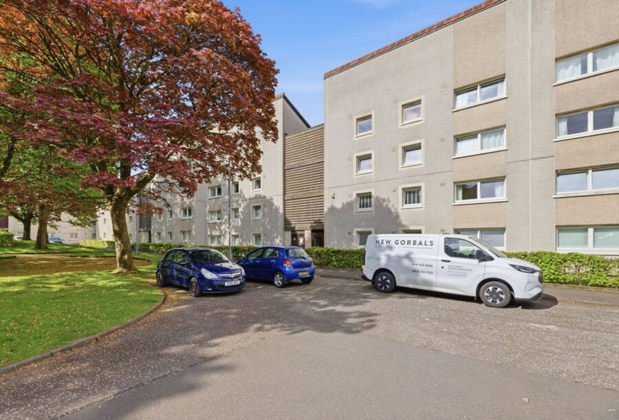 32-20EglintonCourt_018.jpg