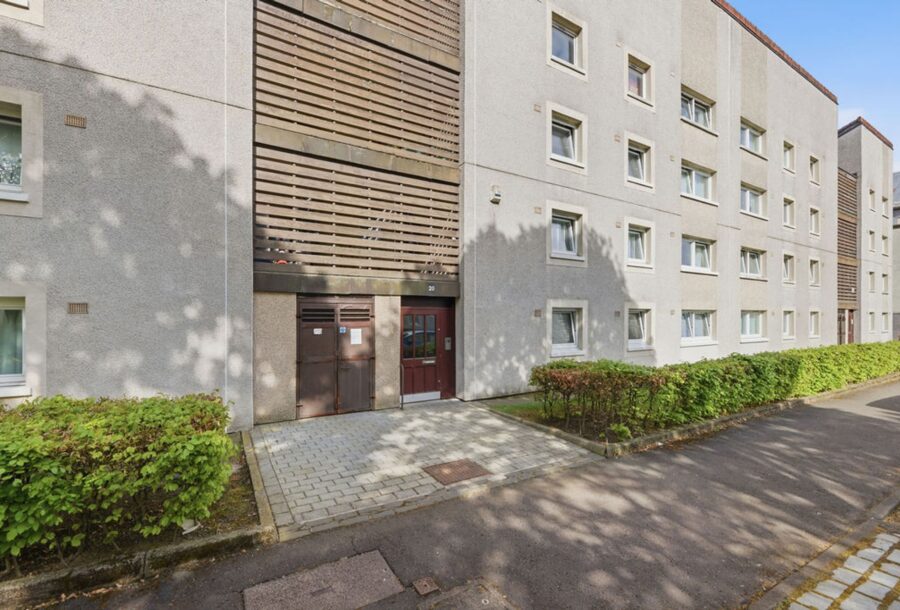 32-20EglintonCourt_019.jpg