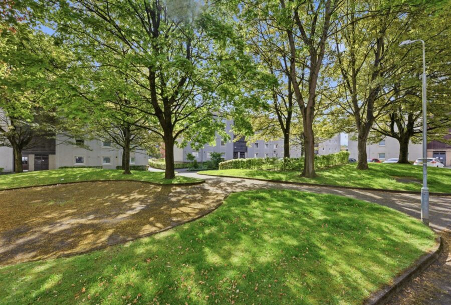 32-20EglintonCourt_020.jpg