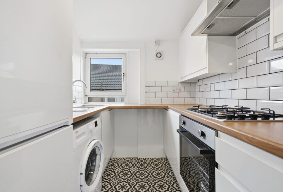 49-croftside-avenue-02-web.jpg