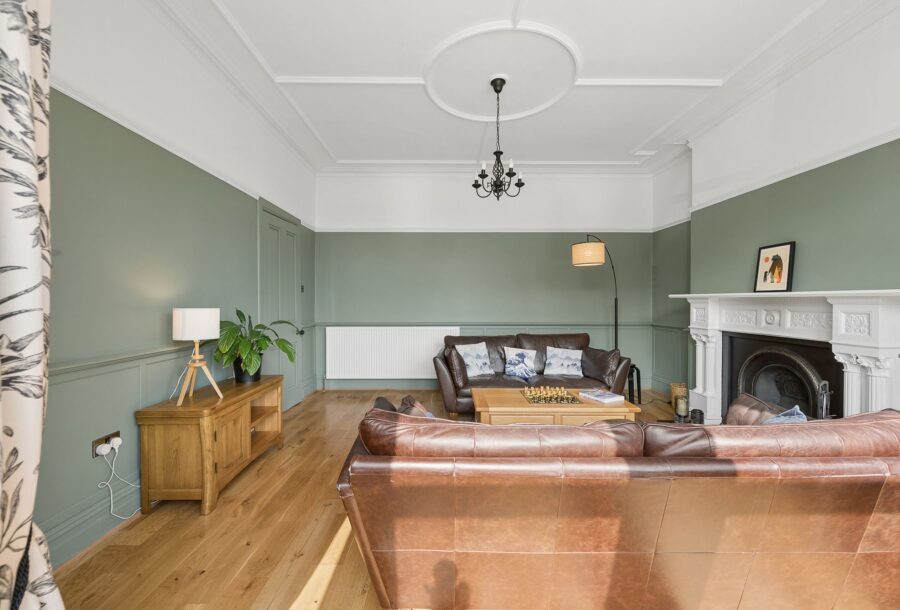 AliWattPhotographerShantaResidentialEastwoodAvenue-43.jpg